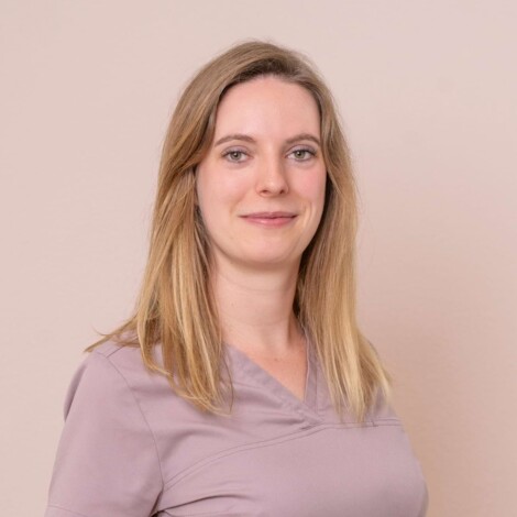 Carla von Canstein <br>
angestellte Zahnärztin